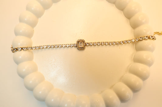 Aura Solitaire Chain