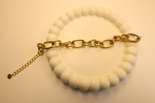 The Aura Essential Chain