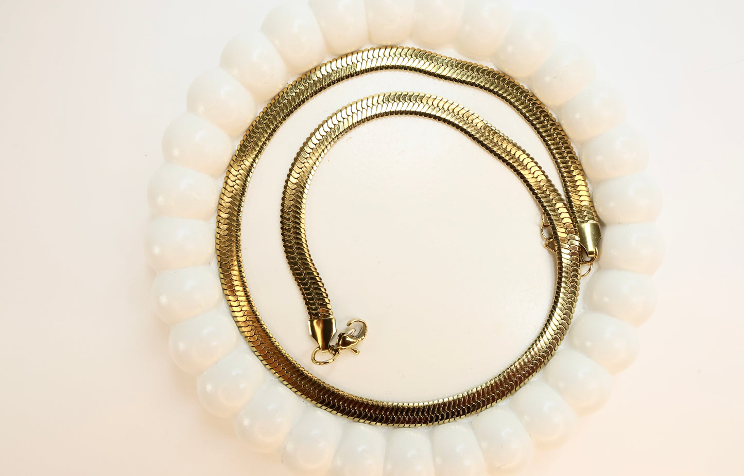 The Solid Gold Aura Necklace