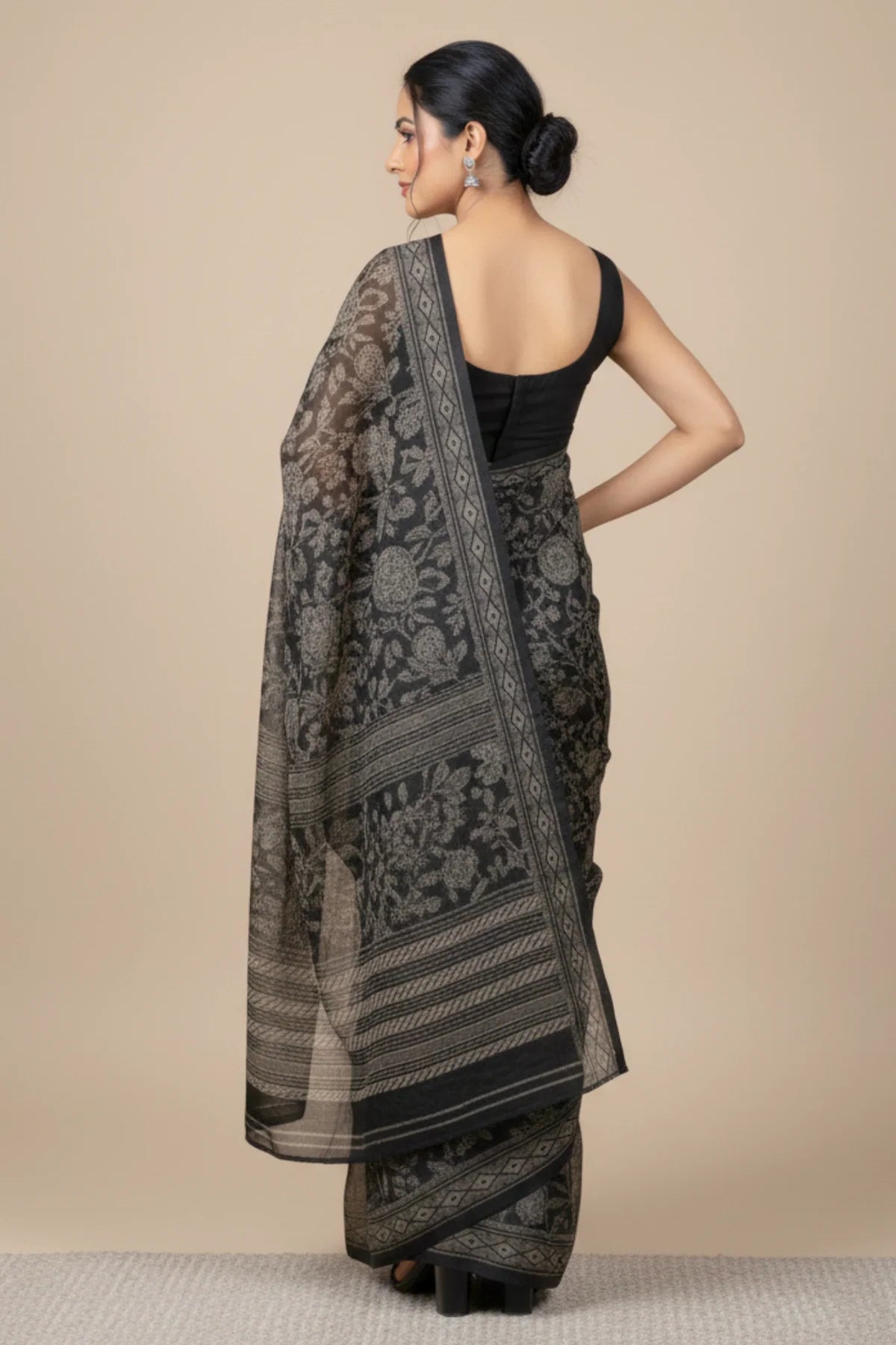 Naira Saree