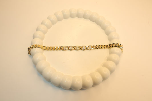 The Aura Gilded Curb