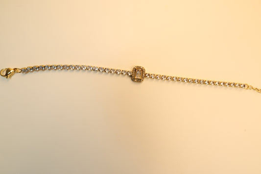 Aura Solitaire Chain