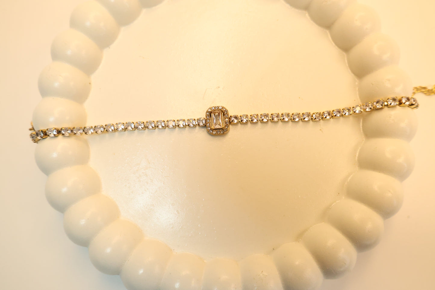 Aura Solitaire Chain