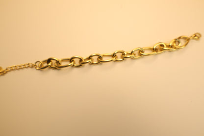 The Aura Essential Chain