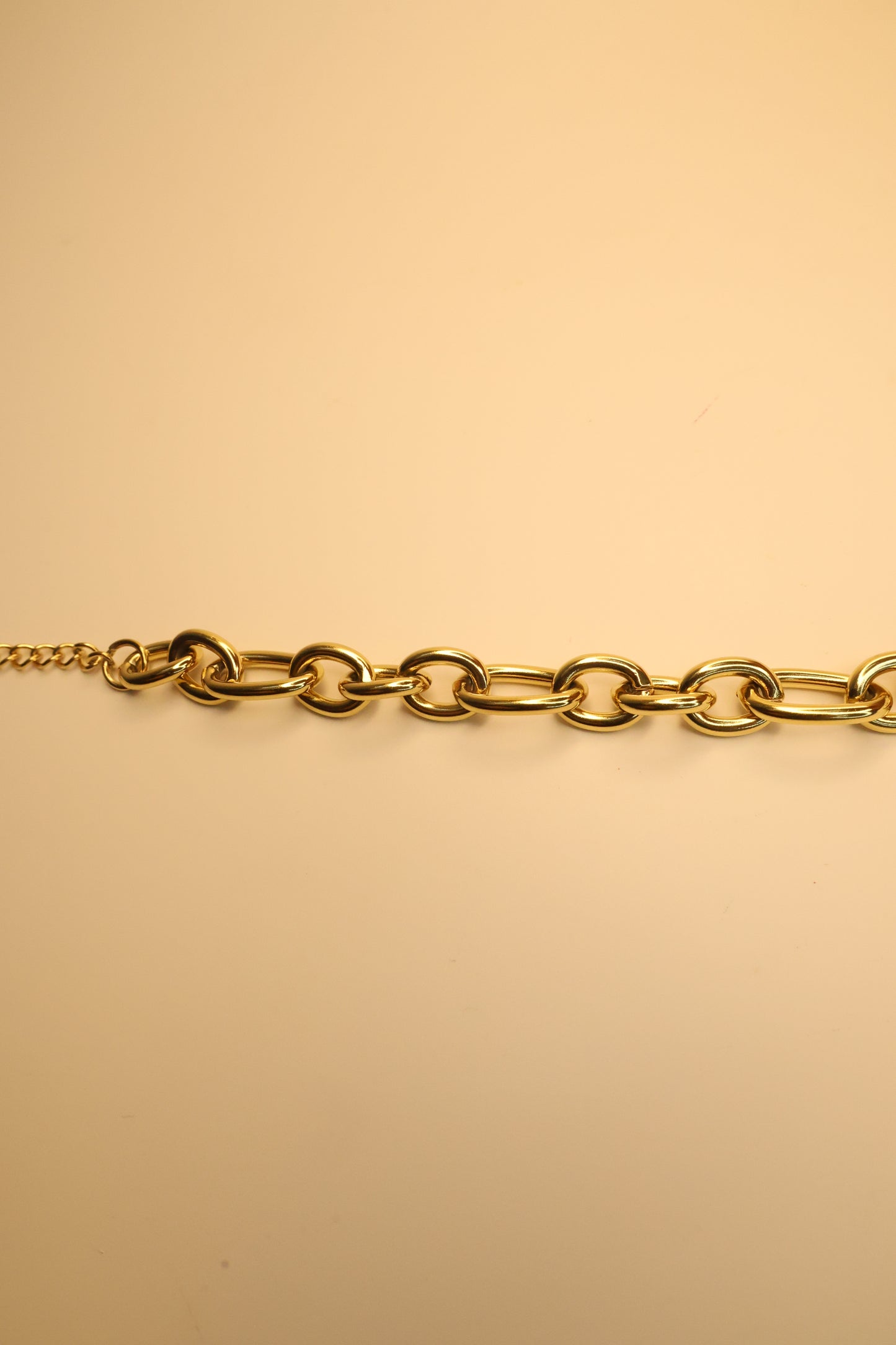 The Aura Essential Chain