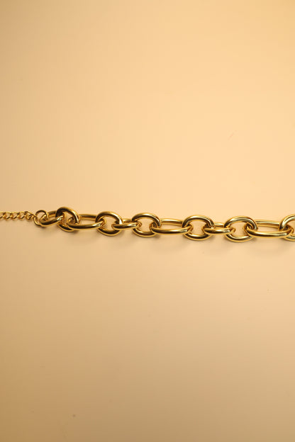 The Aura Essential Chain