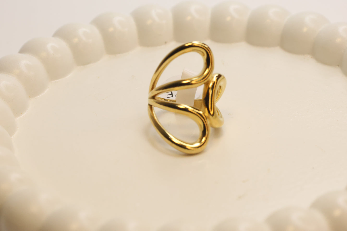 The Butterfly Loop Ring