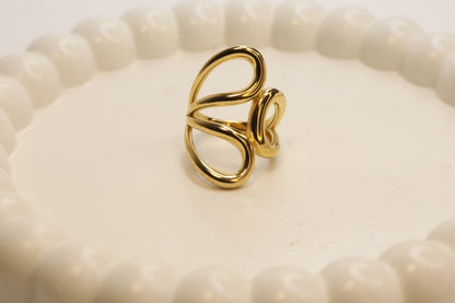 The Butterfly Loop Ring