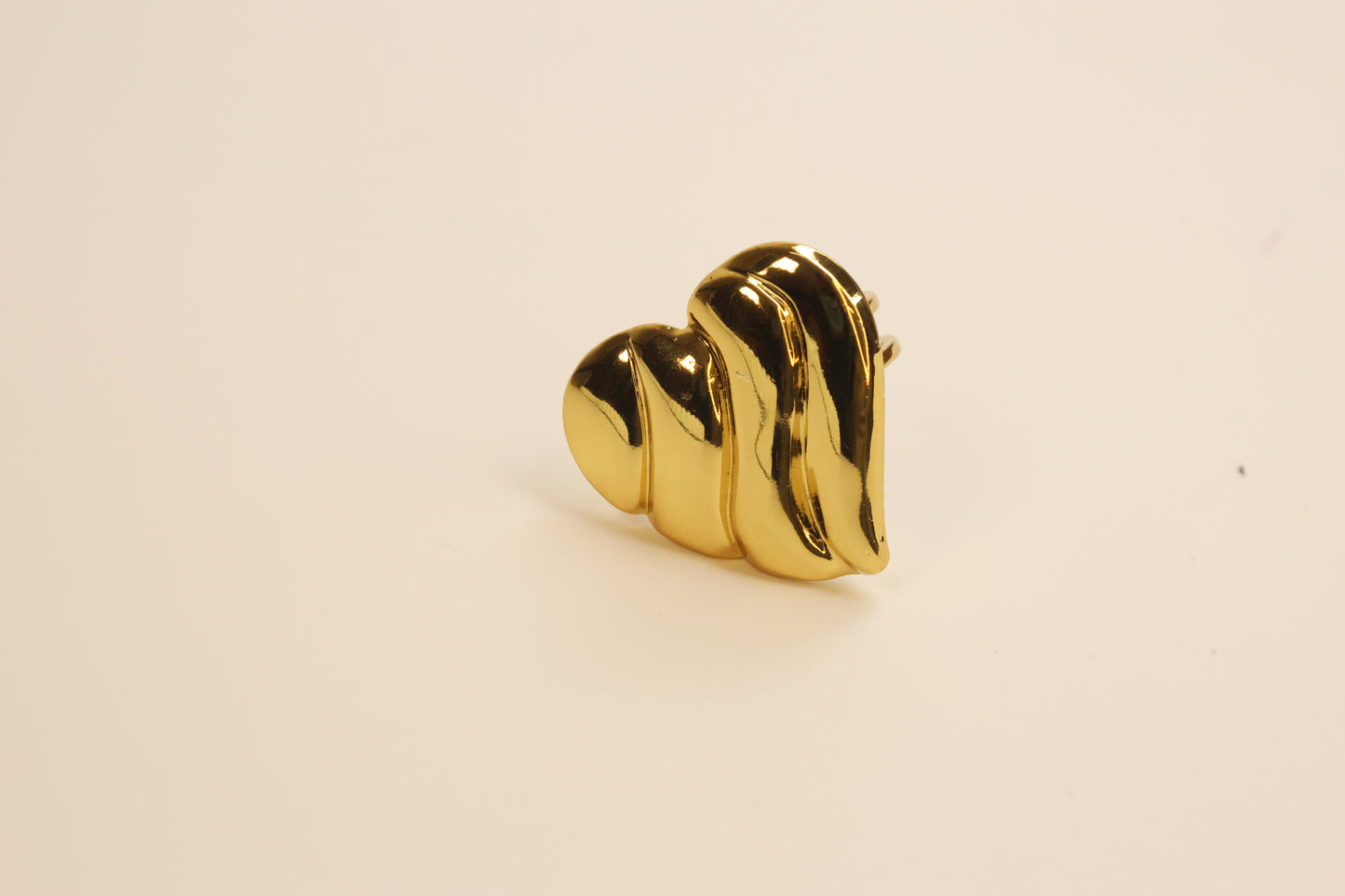 The Heartbeat Wave Ring