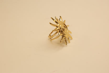 The Helios Swirl Ring