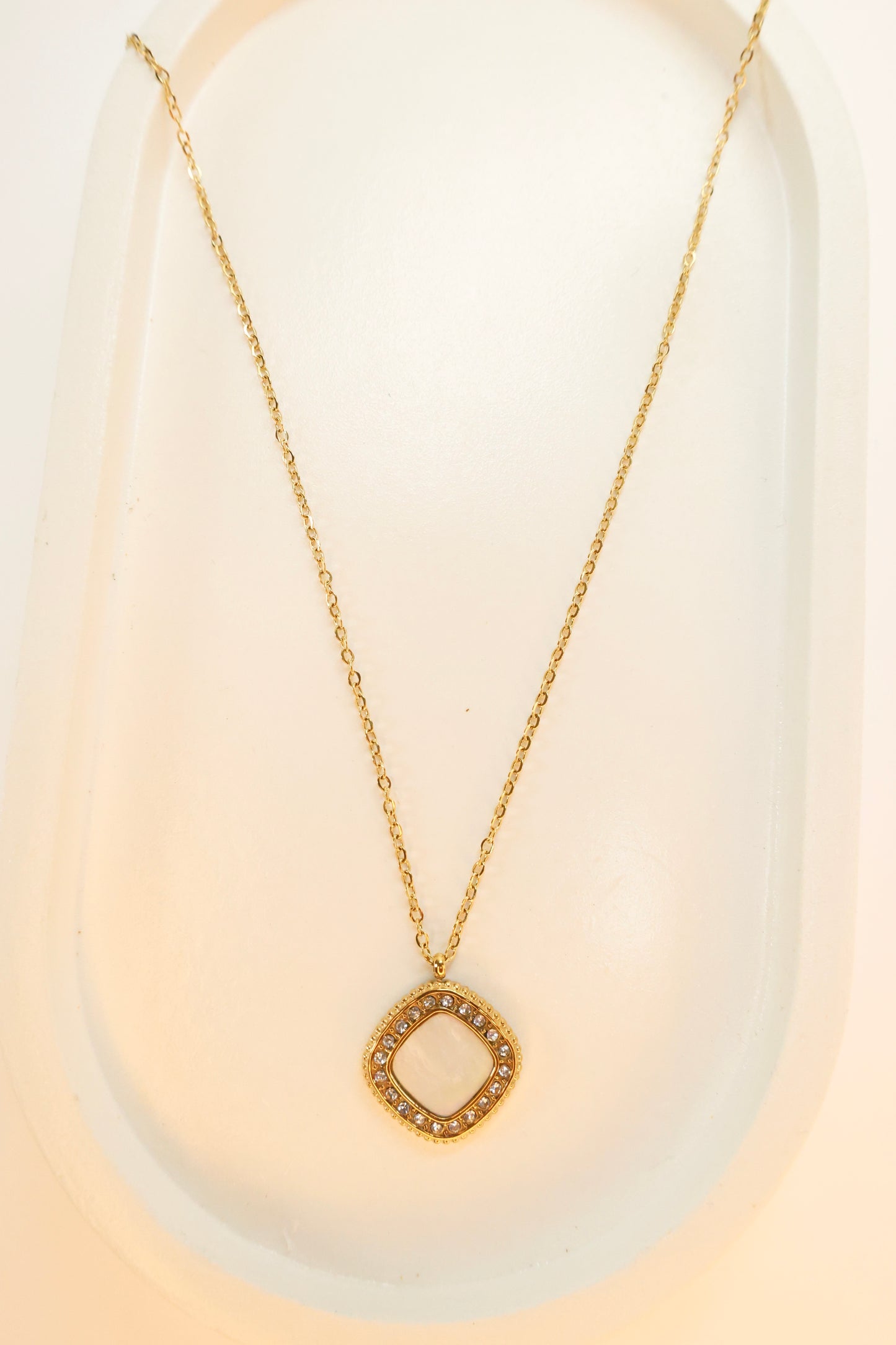 The Shell & Stone Pendant Chain
