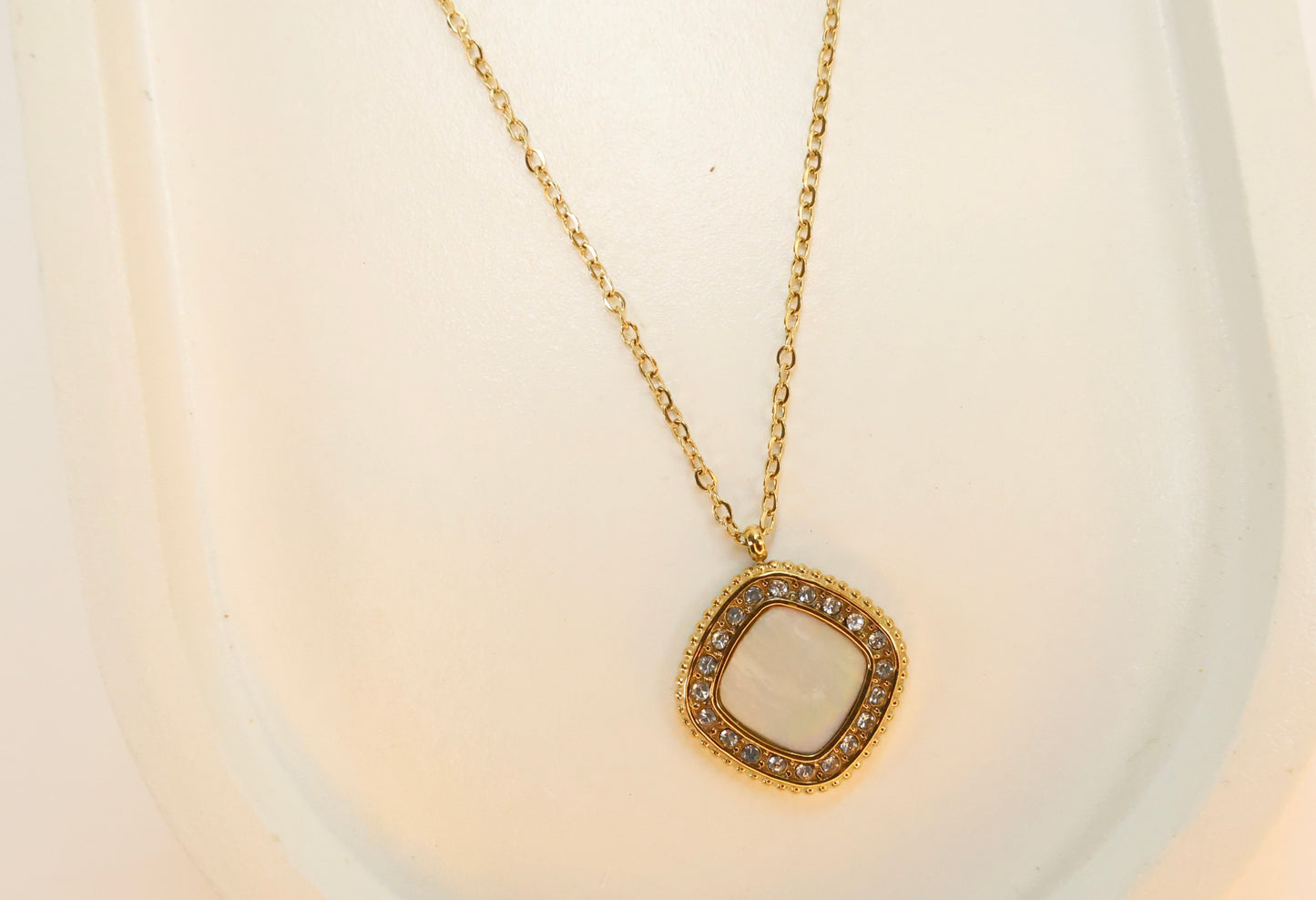 The Shell & Stone Pendant Chain