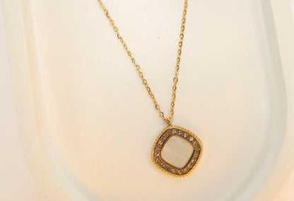 The Shell & Stone Pendant Chain