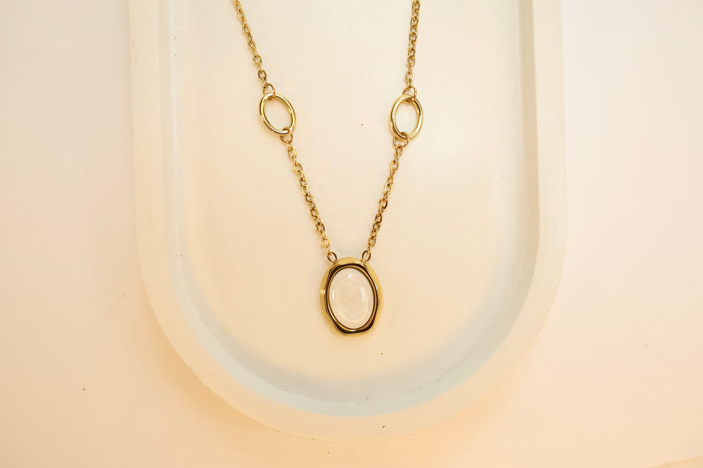 The Mother of Pearl Stream Necklace