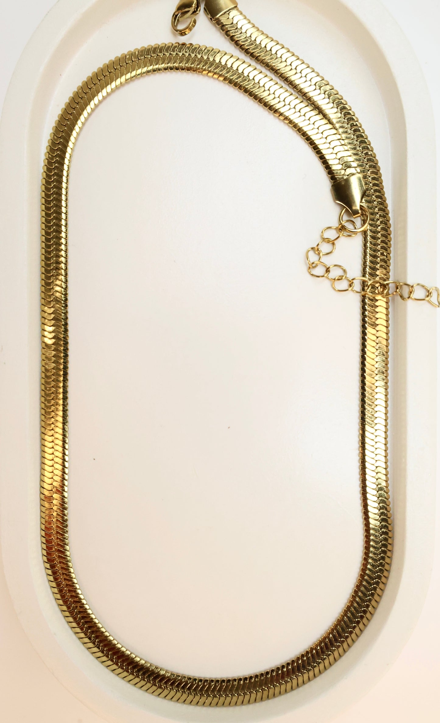 The Solid Gold Aura Necklace